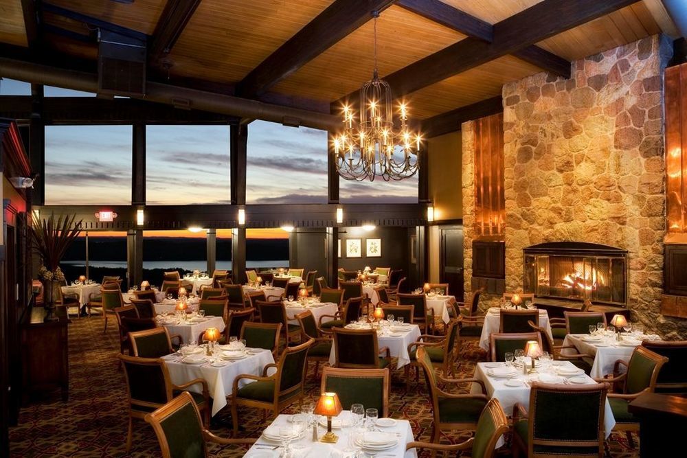 Summit Village Bellaire Interior photo