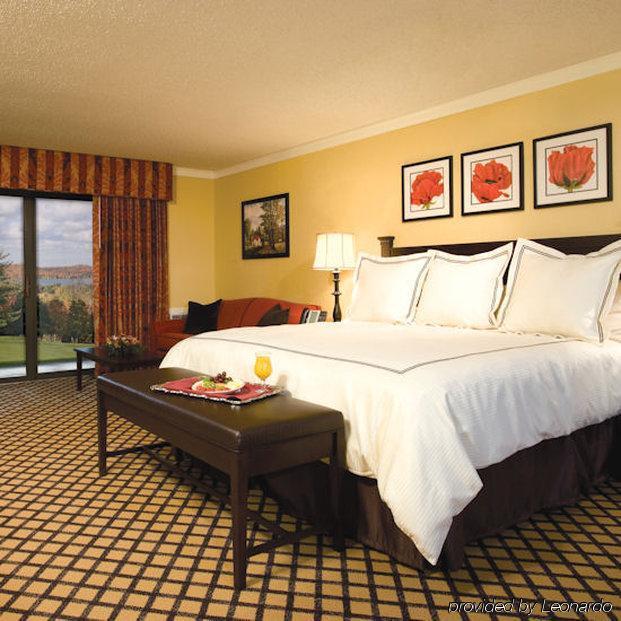 Summit Village Bellaire Room photo